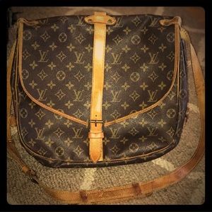 Authentic Louis Vuitton Samur 35